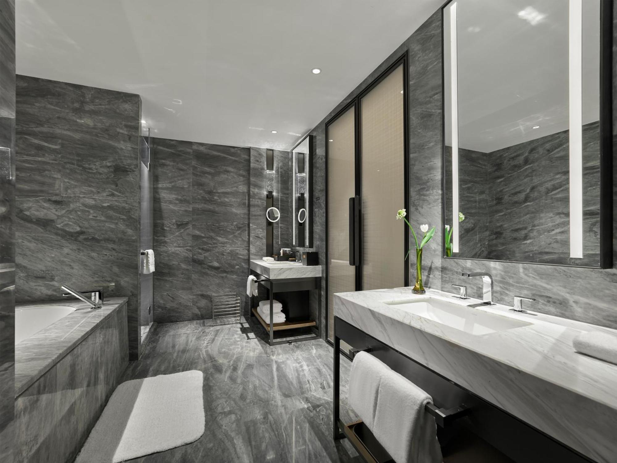 Doubletree By Hilton Chengdu Riverside - Close To Panda Base And Chengdu East Railway ภายนอก รูปภาพ