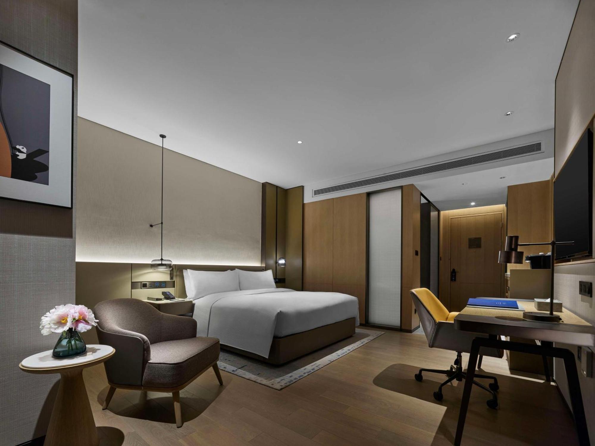 Doubletree By Hilton Chengdu Riverside - Close To Panda Base And Chengdu East Railway ภายนอก รูปภาพ