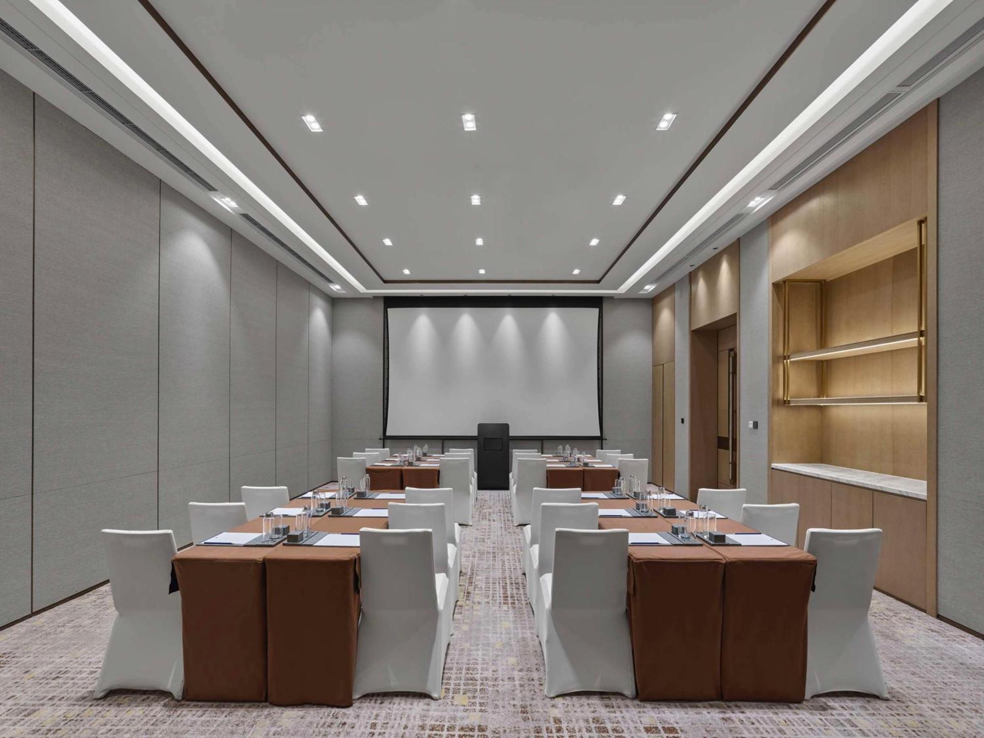 Doubletree By Hilton Chengdu Riverside - Close To Panda Base And Chengdu East Railway ภายนอก รูปภาพ