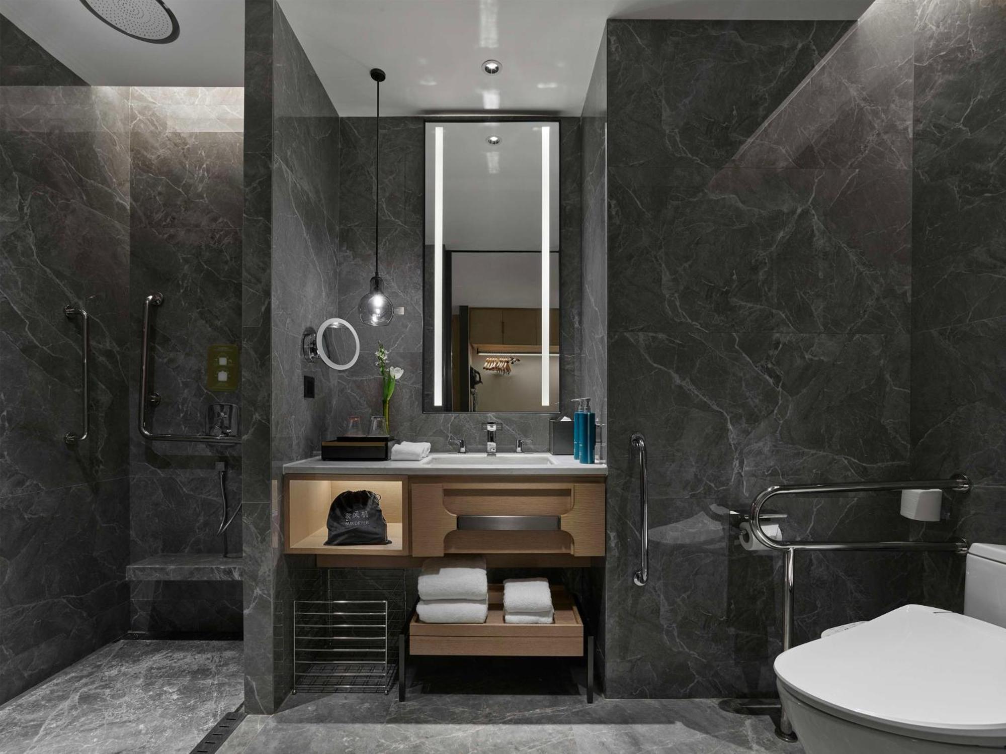 Doubletree By Hilton Chengdu Riverside - Close To Panda Base And Chengdu East Railway ภายนอก รูปภาพ